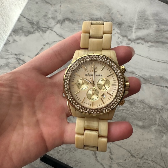 Michael Kors Watch - Picture 3 of 6